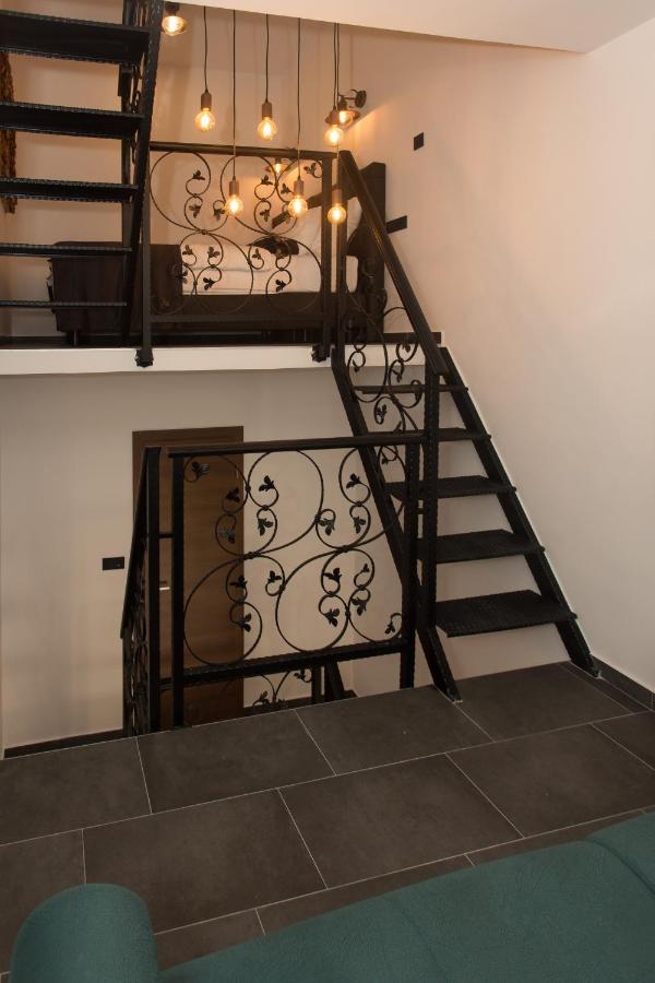Amaizing Apartment Near Airport Kastel Stafilic Bagian luar foto