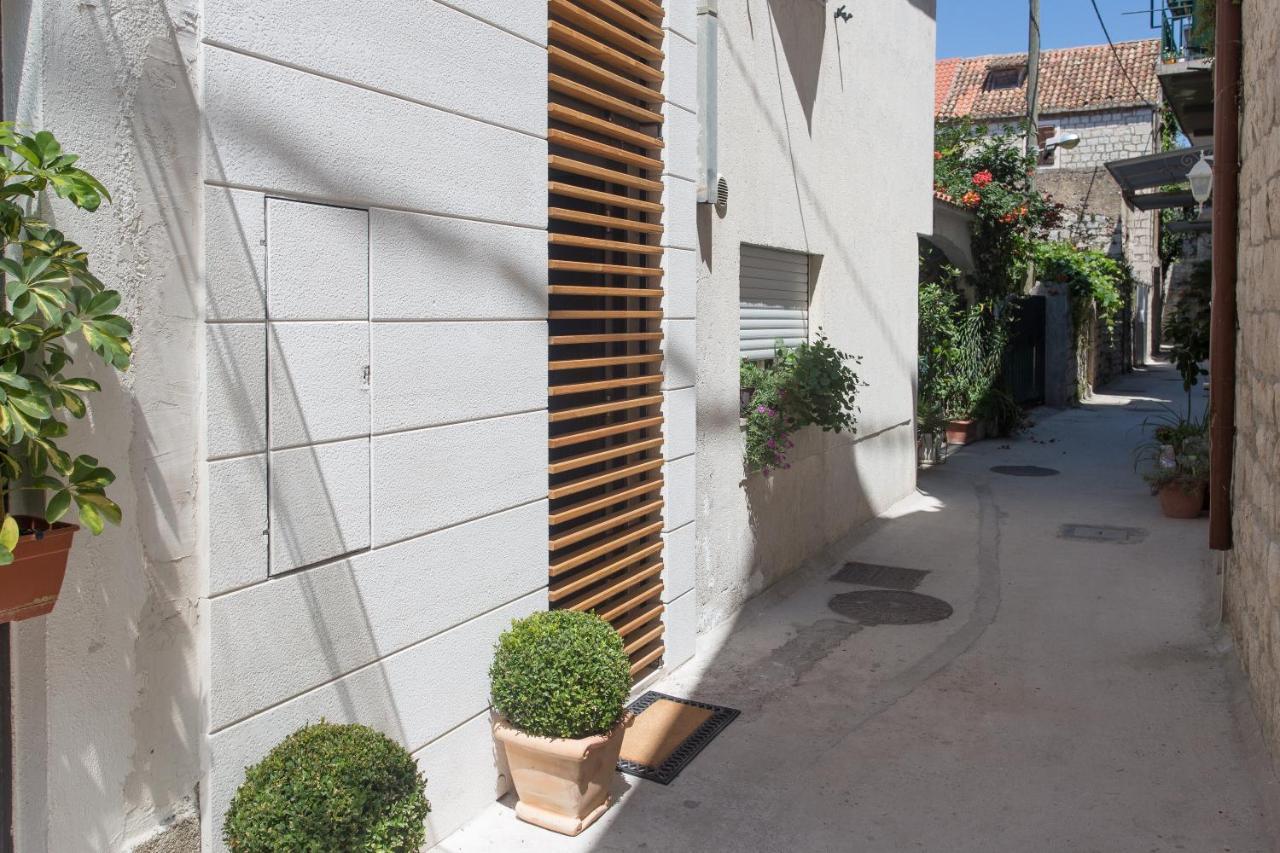 Amaizing Apartment Near Airport Kastel Stafilic Bagian luar foto