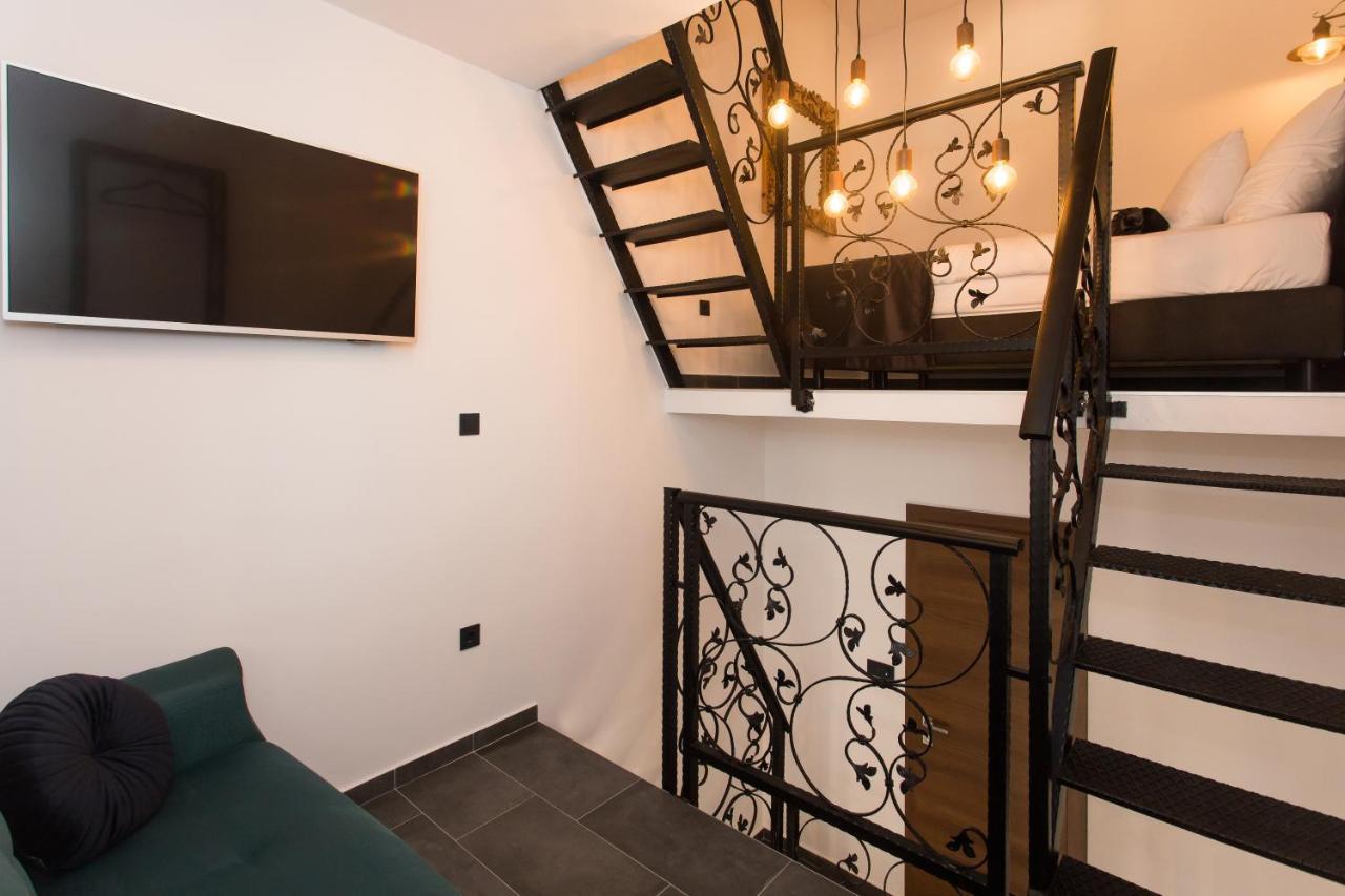 Amaizing Apartment Near Airport Kastel Stafilic Bagian luar foto