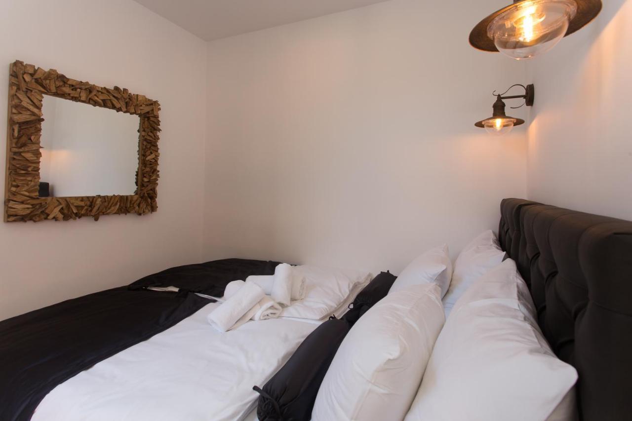 Amaizing Apartment Near Airport Kastel Stafilic Bagian luar foto
