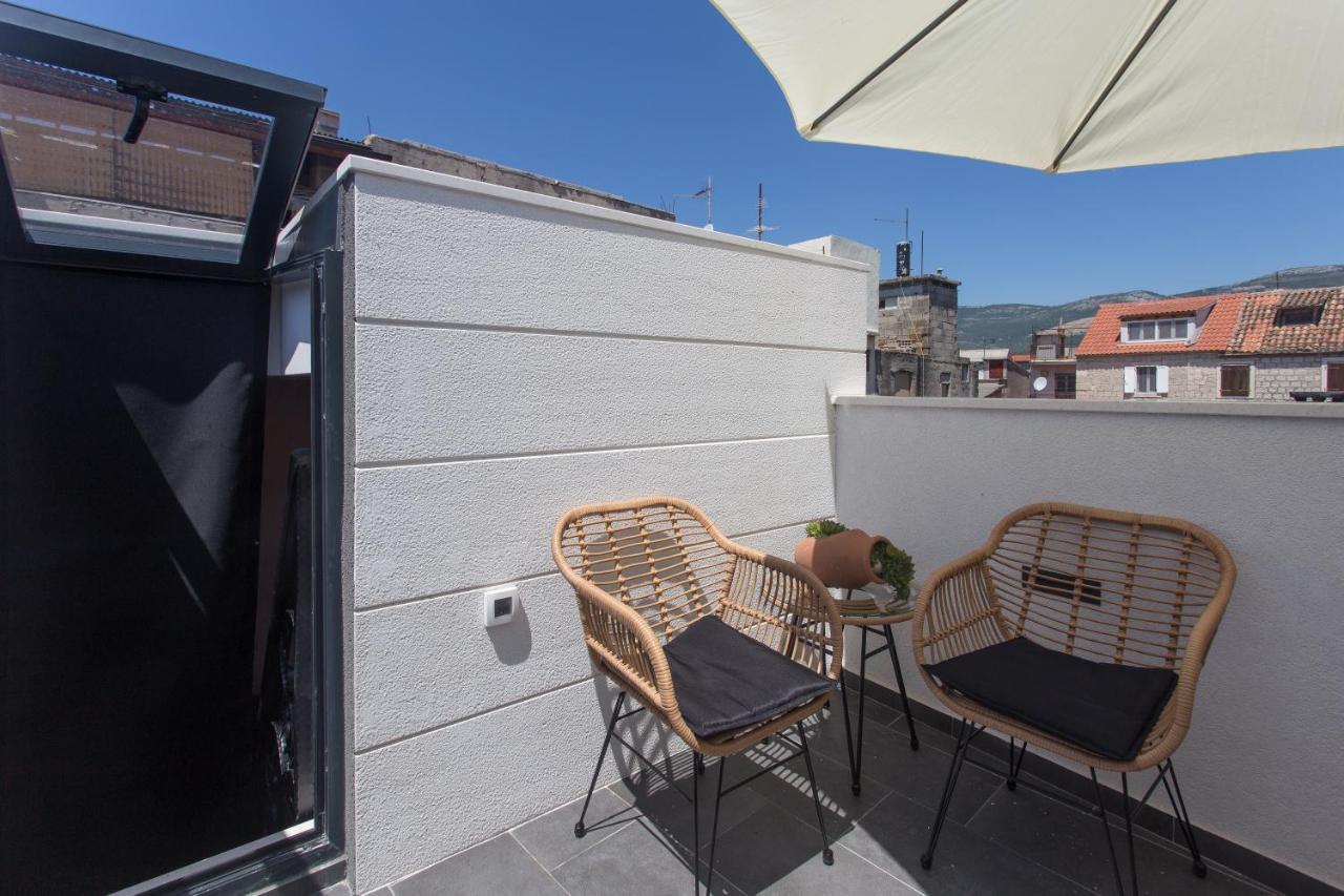 Amaizing Apartment Near Airport Kastel Stafilic Bagian luar foto