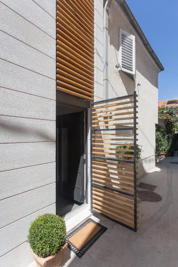 Amaizing Apartment Near Airport Kastel Stafilic Bagian luar foto