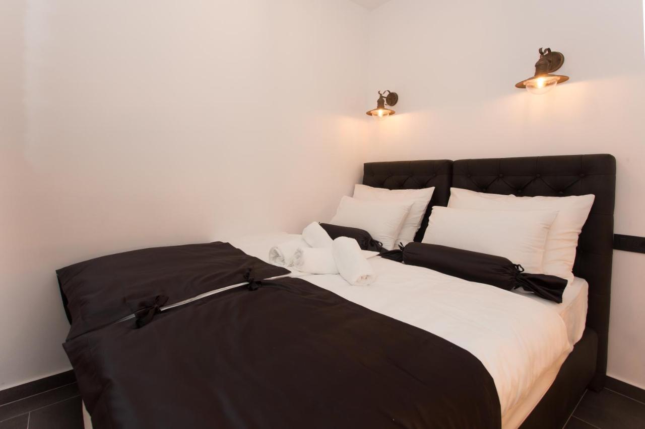 Amaizing Apartment Near Airport Kastel Stafilic Bagian luar foto