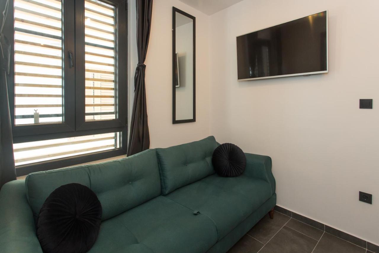 Amaizing Apartment Near Airport Kastel Stafilic Bagian luar foto