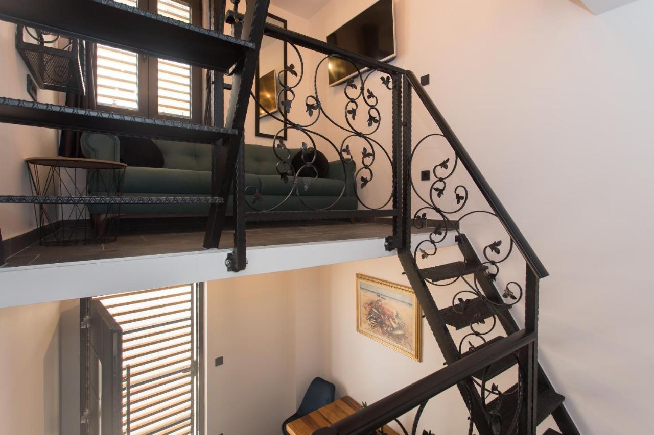 Amaizing Apartment Near Airport Kastel Stafilic Bagian luar foto