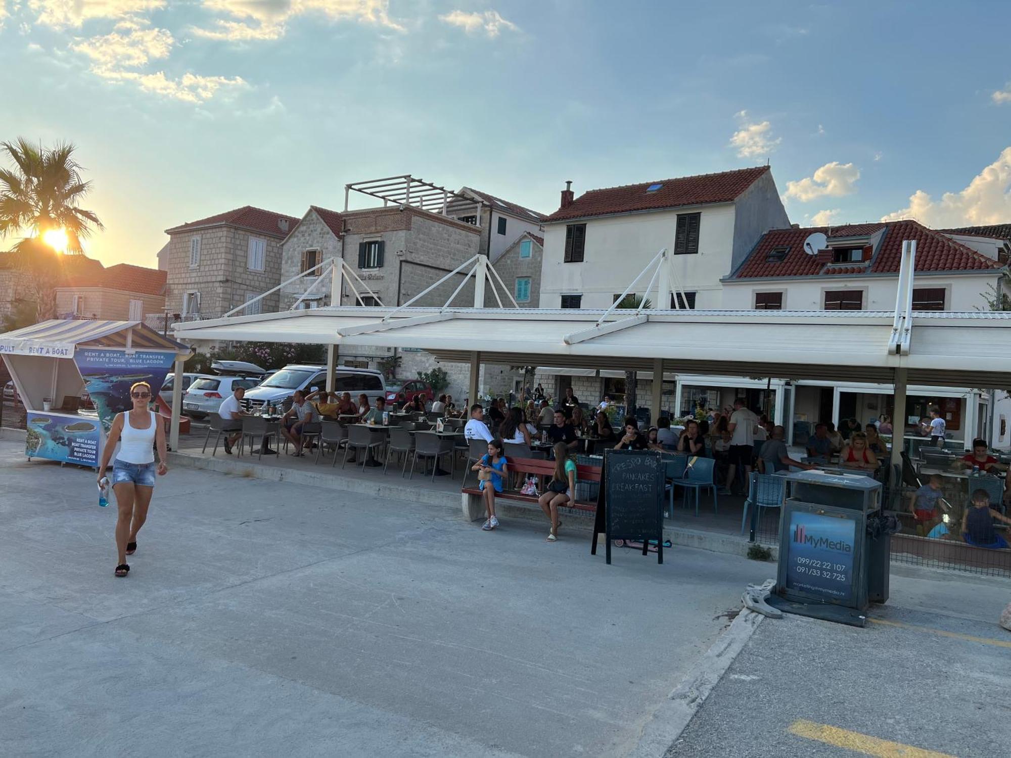 Amaizing Apartment Near Airport Kastel Stafilic Bagian luar foto